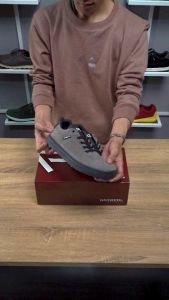 NAZ CHESTER - Sepatu Sneakers Pria Sepatu Kasual Suede Abu Sol Dijahit Sepatu Kets Santai Pria LOKAL