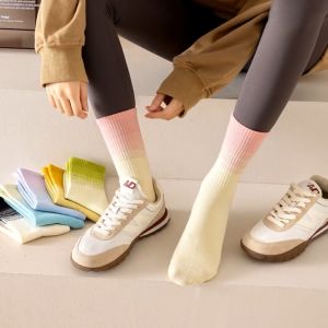 Kaos Kaki Katun Wanita Warna Gradasi Hip Hop Fashion Casual Middle Tube Socks JCKK326