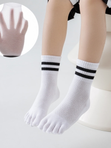 ถุงเท้ากีฬาเด็ก ถุงเท้าห้านิ้ว ผ้าฝ้ายแท้ ตาข่ายสองแถบ ถุงเท้ารักษาความโค้งได้ ถุงเท้าเด็กชายและเด็กหญิง ฤดูร้อน