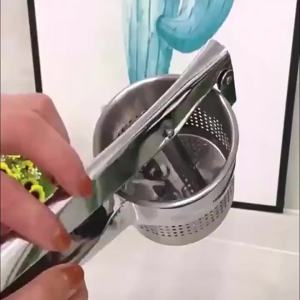 Masher RicerPress Mashed Potatoes Stainless Steel Crushing Puree Fruit Vegetable SqueezerJuicer Press Maker Kitchen Tools