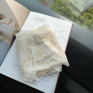 กางเกงชั้นในลูกไม้บางสำหรับผู้หญิงในช่วงฤดูร้อน กางเกงชั้นในทรงสามเหลี่ยมไร้ตะเข็บระบายอากาศได้ดี กางเกงชั้นในผ้าไนลอนลายดอกไม้สำหรับผู้หญิง