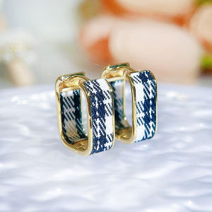 SEQUITO Korean Fashion Lady Girls Black and White Alternately Hoop Earrings Gold Color Paved Tiny CZ Zirconia Stones Party Jewelry Daily Wearing SE986