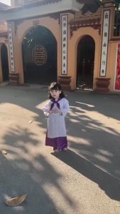 Áo dài tết cho bé gái áo dài lụa cách tân dễ thương cho bé có quần kèm khăn mỏ quạ mềm mại - Life Style 4U