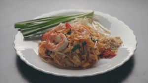 เส้นไข่ขาวไฟเบอร์ (ถุงส้มใหญ่) ตรา นิ่มนิ่ม (125กรัม)