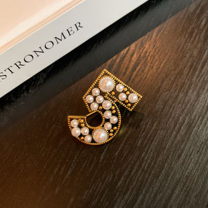 CAFFTI | Chic Pearl Brooch for Coat and Sweater