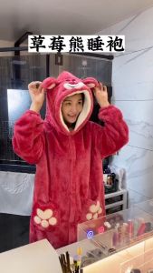 Váy Ngủ Bông Gấu Đỏ Bộ Đồ Ngủ Nhung San Hô Dày Dặn Giữ Ấm Mùa Thu Đông Họa Tiết Gấu Dâu