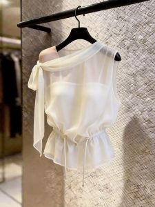 NUMEN BUTTON | Flattering Short Sleeve Shirt for Petite Women Slim Waist