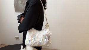 Canvas bag for women with large capacity 2024 new summer casual crossbody bag chain for class commuting tote bag