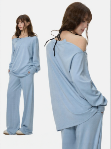 Turn Signal | Casual Sporty Off-Shoulder T-shirt and Pants Set