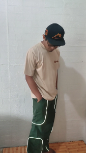 Celana QUICKOUT Baggy Pant Reflective Garis Putih Menyala Tali Bawah Olahraga Parasut Bahan Ringan dengan Saku Pinggir dan Tali Serut