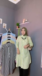 Kemeja Panjang Wanita Motif Salur Stripe Katun Polyrayon