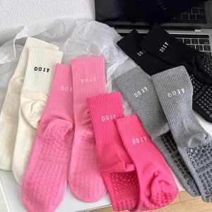 Pilates Yoga Socks Womens Thin Summer Sport Silicone Anti-slip Breathable Fitness Mid-calf Socks for Gym And Exercise