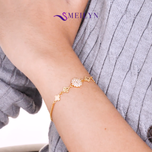 MEILYN Gelang Serut Tangan Daun Clover Gemma Permata Bulat Lapis Emas 0231250210