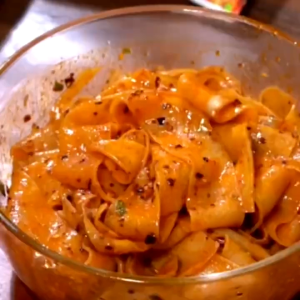 Akuan SiChuan Wide Noodle 阿宽红油面皮 - Mie Lebar Akuan 105-120g