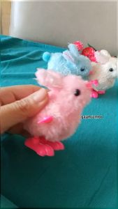 Mainan Anak Ayam Kelinci Bulu Lucu Sistem Putar Melompat Berjalan Bayi Manggut Manggut