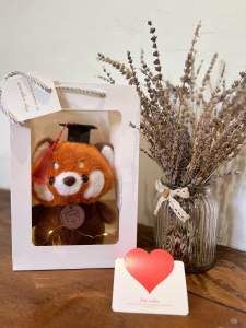 (Tặng thiệp) Gấu bông tốt nghiệp gấu trúc đỏ dễ thương quà tặng tốt nghiệp