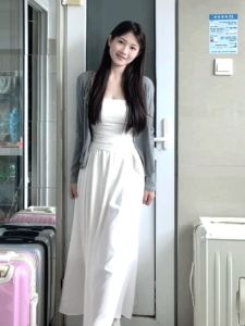 Autumn New Gray Knitting Cardigan Slim Looking Elegant Gentle Fancy Short Blouse Early Spring Western Style Top