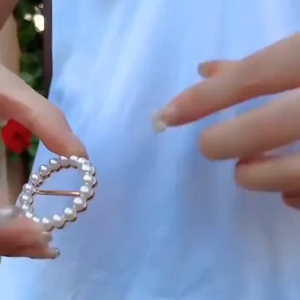 New Trendy Vintage Rhinestone Flower Scarf Buckle Crystal Scarf Ring Women Hollow Scarves Buckle Brooch Jewelry Accessories