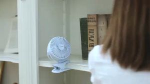 Quạt sạc mini cầm tay tiện lợi YOOBAO F3-F3 Pro pin 3000mAh/6000mAh - Thiết kế nhỏ gọn tích hợp cổng sạc dự phòng