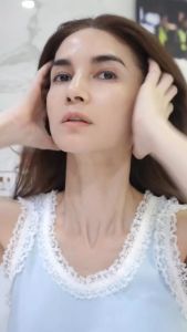 VEEDAA BOLI BOLI Charming Bright Glow Skin+ วีด้าโบลิโบลิ ชาร์มมิง ไบรท์ โกลด์ สกิน พลัส ผิวชุ่มชื้น