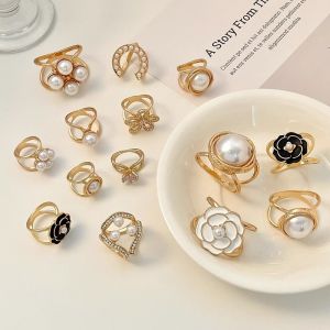 ["แหวนสามวงที่สร้างสรรค์ Gesper Syal เข็มกลัดหัวเข็มขัดผ้าพันคออเนกประสงค์และเป็นธรรมชาติ"]