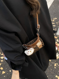 Casual Chic Cat Print Crossbody Bag Single Shoulder Handbag Fashionable Autumn Winter Handbag round Cylinder Zipper Closure