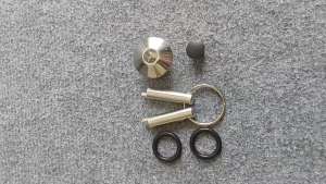 Khoá nắp nhớt Suzuki GZ150