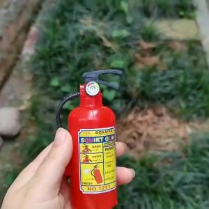 5Pcs Mini Extinguisher Design Water Toys Summer Beach Outdoor Games Funny Party Favors for Holiday Celebrations and Gifts