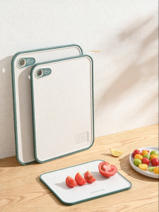 CAROTE | Antimicrobial Food-grade Plastic Cutting Board