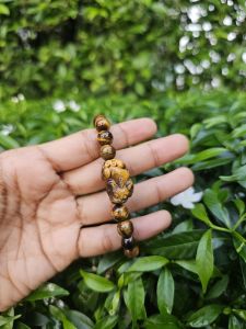 สร้อยข้อมือหินแท้ปี่เซี๊ยะขนาด6 มิลและแบบสี่เหลี่ยม