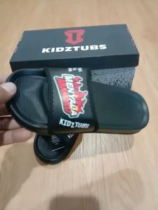 KIDZTUBS Sandal Anak Laki Laki Karet Slip On Selop Slide Jepit Karakter Hitam 6 10 Tahun Kaki Fashion 1958100124