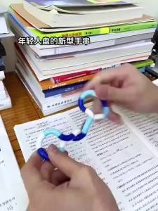 Multicolored Quiet Twisty Fidget Toy Squeeze Twist Spin Sensory Stress Relief Educational Tool for Kids