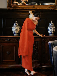 Elegant Red French Folded Shoulder Dress Unique Wedding Engagement Ceremony High Waist Straight Cut Long Skirt without Sleeve