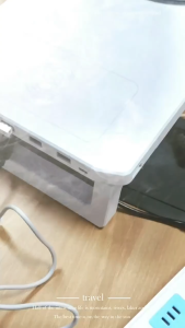 ชั้นวางหน้าจอคอมพิวเตอร์ ชั้นวางหน้าจอ โทรศัพท์มือถือการชาร์จไร้สาย แสง RGB พอร์ต USB หลายพอร์ตเข้ากันได้กับทุกขนาด