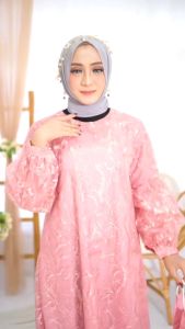Gamis Aruni & Brukat Mewah: Pilihan Busana Muslim untuk Lebaran dan Acara Pesta
