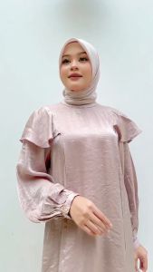 The New Shella Top by Mdly: Baju Atasan Wanita Lengan Panjang Shimmer