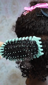 Wet & Dry Hair Detangling Brush for Curly Thick and Tangled Hair [LOCAL SG STOCKS]