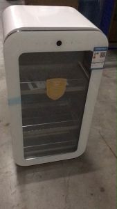 ตู้แช่ไวน์ ตู้เก็บไวน์ Vinocave รุ่น  JC-70B จำนวน3ชั้น อุณหภูมิ 5-18 องศาระบบคอมเพรสเชอร์  อุณหภูมิคงที่ ชั้นวางสแเตนเลส