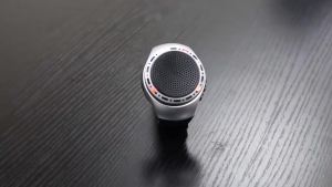 New U6 Wrist Watch Bluetooth Speaker With FM Radio Portable Outdoor Sports Running Wearable Mini Speaker Wireless Subwoofer
