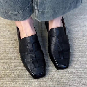 รองเท้าโลฟเฟอร์ถักด้วยมือย้อนยุค หนัง ผู้หญิง รองเท้าสลิปออนแบบ Deep-Cut ทันสมัย ส้นแบน พื้นยางสบายทุกคู่