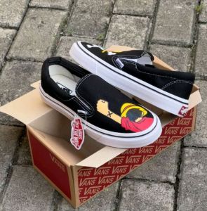 SEPATU VANSSLIP ON