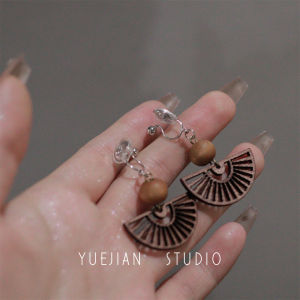 New Chinese Style Retro Ethnic Brown Wooden Mosquito Coil Ear Cufflinks Geometric Pattern Alloy Gold Plated Womens Earrings