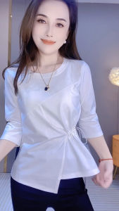 เสื้อยืดแขนสั้นผู้หญิงทรงเข้ารูปดีไซน์เก๋ไก๋ ทรงไม่สมมาตร ทรงเข้ารูป แขนสั้น ทรงเข้ารูป เสื้อผ้าทำงานฤดูใบไม้ผลิ