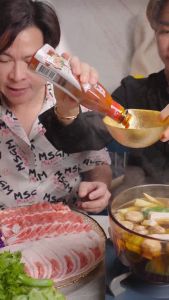 [6 ขวด] SriPanPi ศรีพันปี น้ำจิ้มสุกี้ ชาบู หมูกะทะ ปิ้งย่าง หอมงา กลิ่นธรรมชาติ 2280 กรัม( 1 ขวด 380 กรัม ) (แจ้งรสชาติในหมายเหตุ)