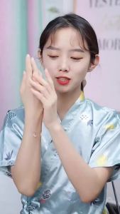 Hand care mask for softening and moisturizing the skin containing niacinamide foot care mask for hand and foot care foot moisturizing