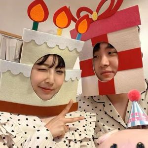 หมวกวันเกิด คandles ที่ระลึก หมวกสีสันสดใส หมวกตัวอักษร หมวกแฟชั่น Ins สร้างสรรค์ ตลก สำหรับถ่ายรูป หมวกสำหรับงานปาร์ตี้