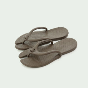 Portable Travel Folding Beach Slippers Anti-Slip Sandals for Men And Women Swimming Slippers Outdoor Flip Flops Couples