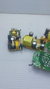 satu pcs Adaptor 2 amper 12v untuk model campur baca diskrpsi