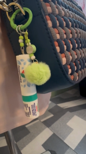 Cute Inhaler Charm Keychain Portable Aromatherapy Inhaler Aesthetic Pom-Pom Bag Accessory