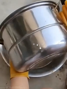 Heavy-duty oil stain remover powerful kitchen stain remover cookware refinishing agent eco-friendly oxygen bubble powder